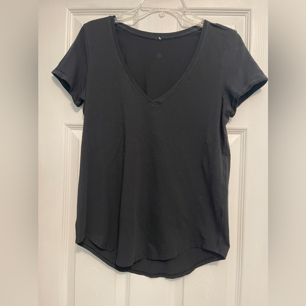 Lululemon Black V Neck Tee, Size 4